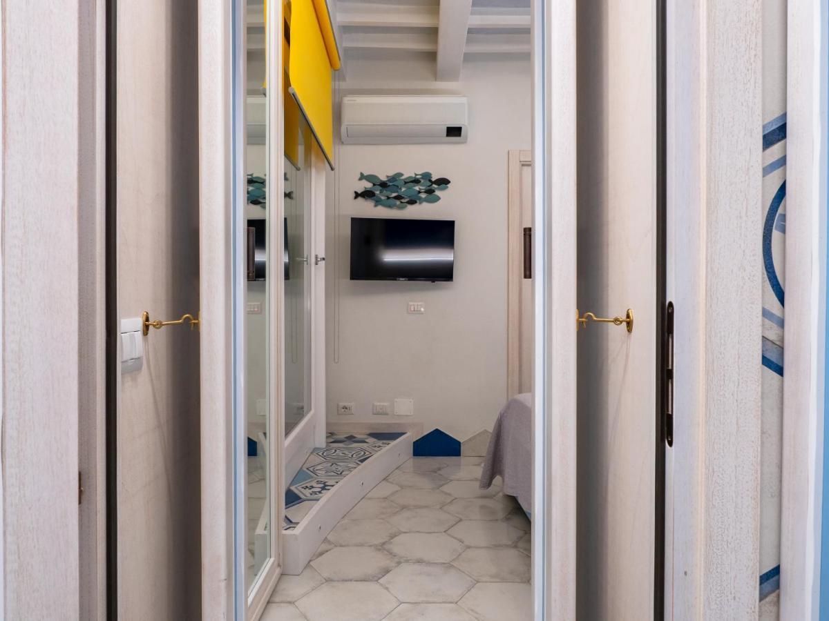 Clicka&Sleep Caracciolo Apartment Naples Exterior photo